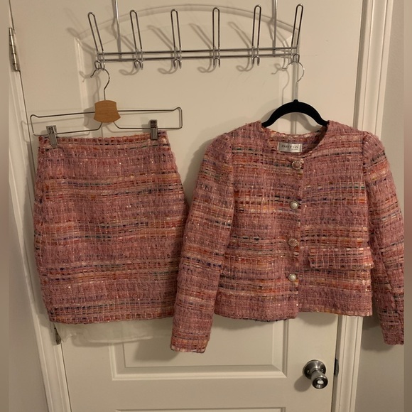 "Chanel-vibe" suit barbiecore - Picture 9 of 16